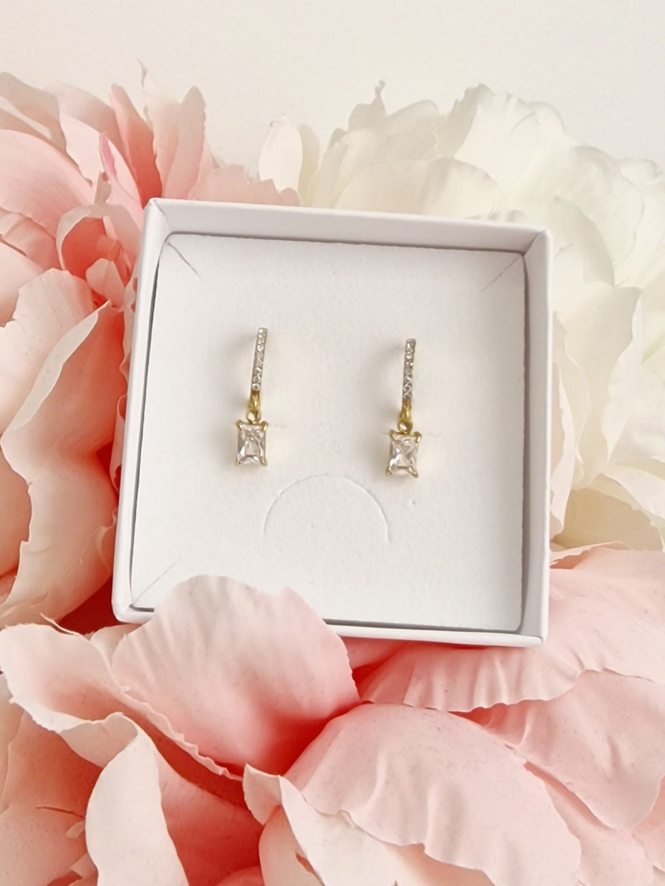 BOITE CADEAU (boucles d'oreilles ,bagues)