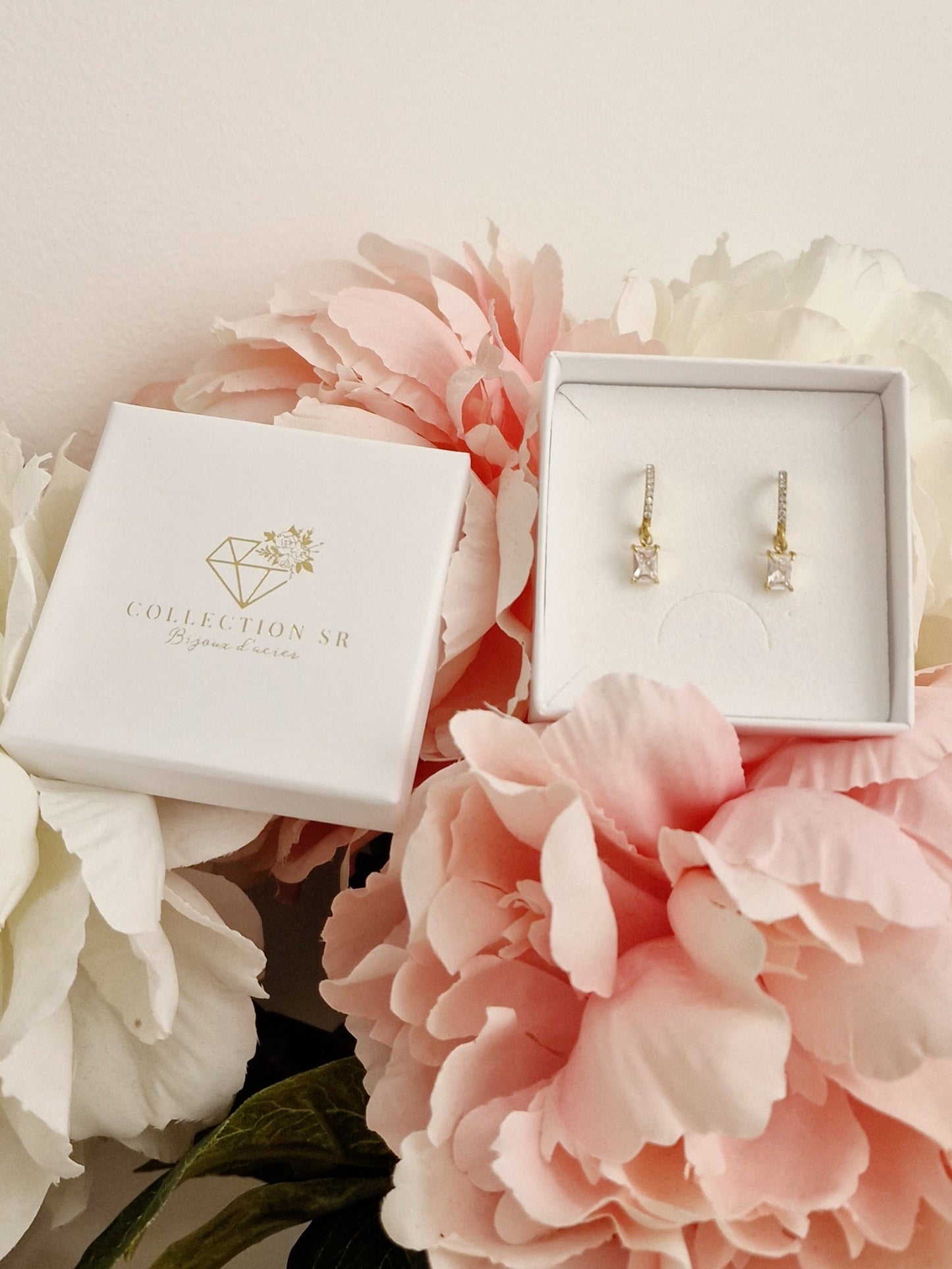 BOITE CADEAU (boucles d'oreilles ,bagues)