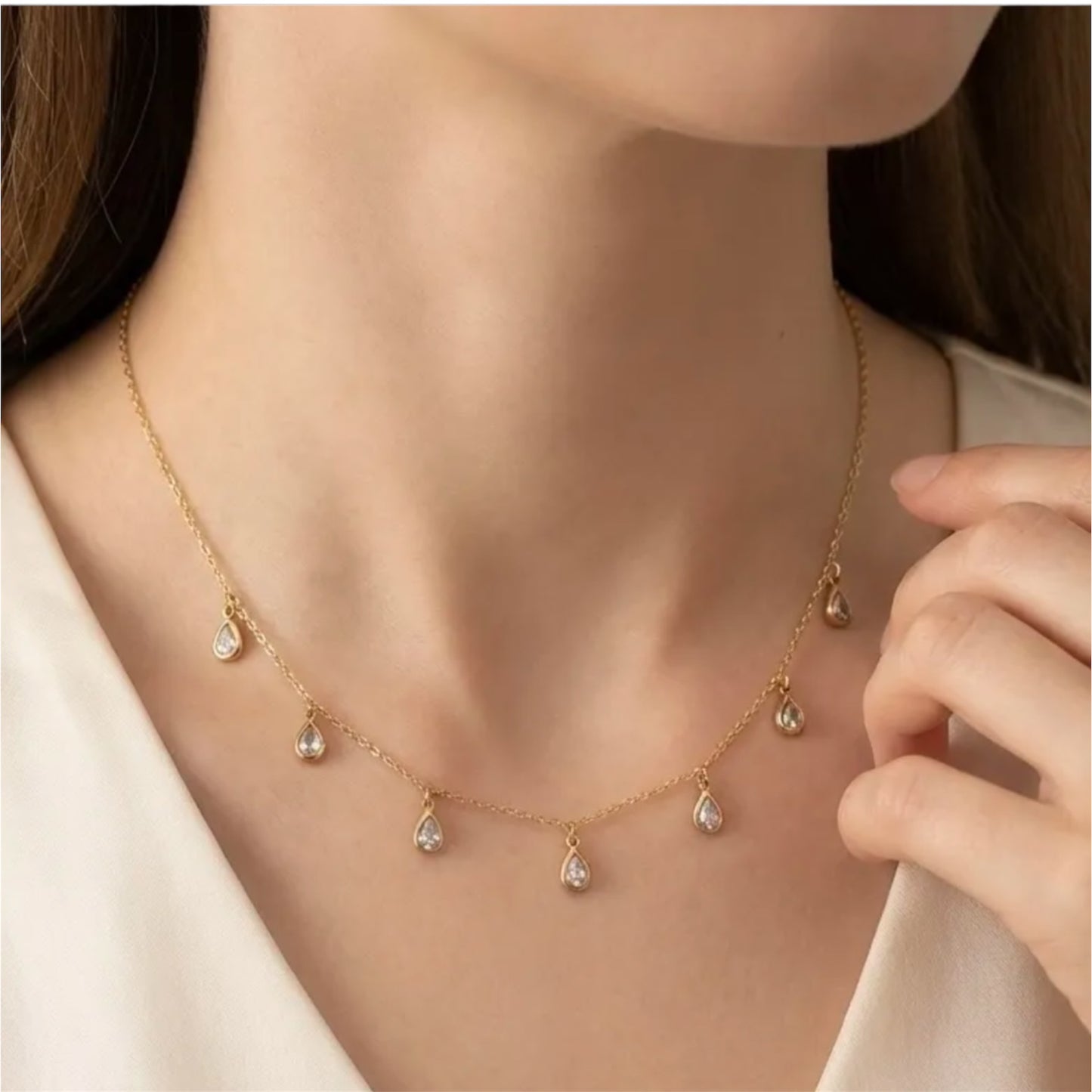COLLIER IVANA